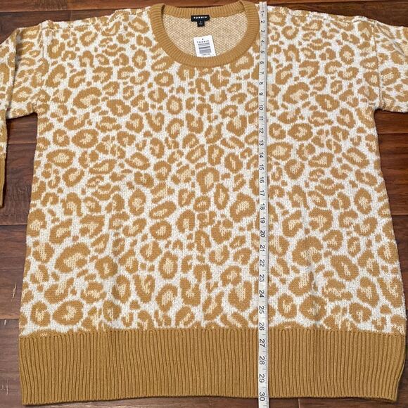 Torrid Leopard Design Pullover Sweater Animal Print Contemporary Feminine - Picture 6 of 9